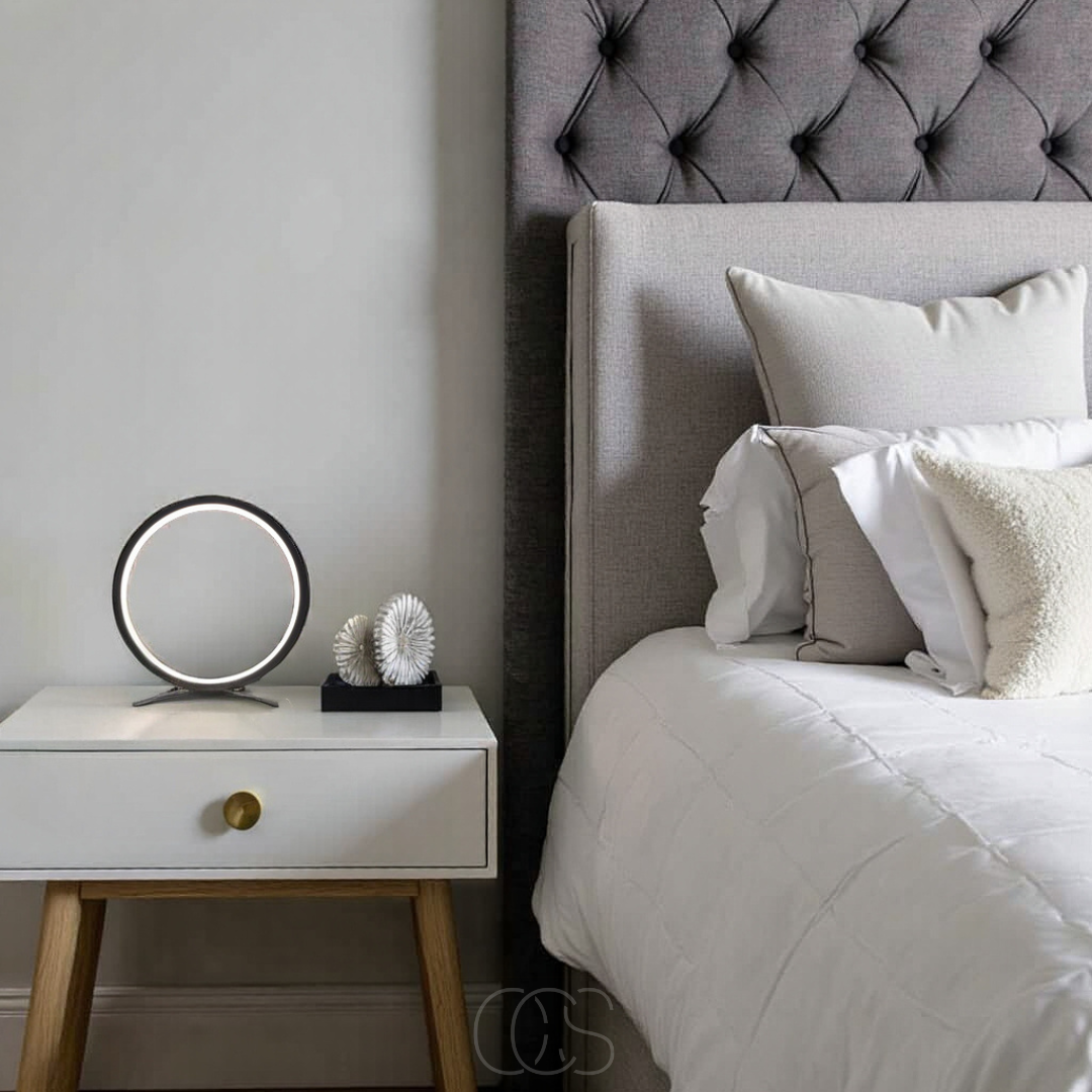 Nievk - LED Ring Table Lamp - Modern Minimalist Design