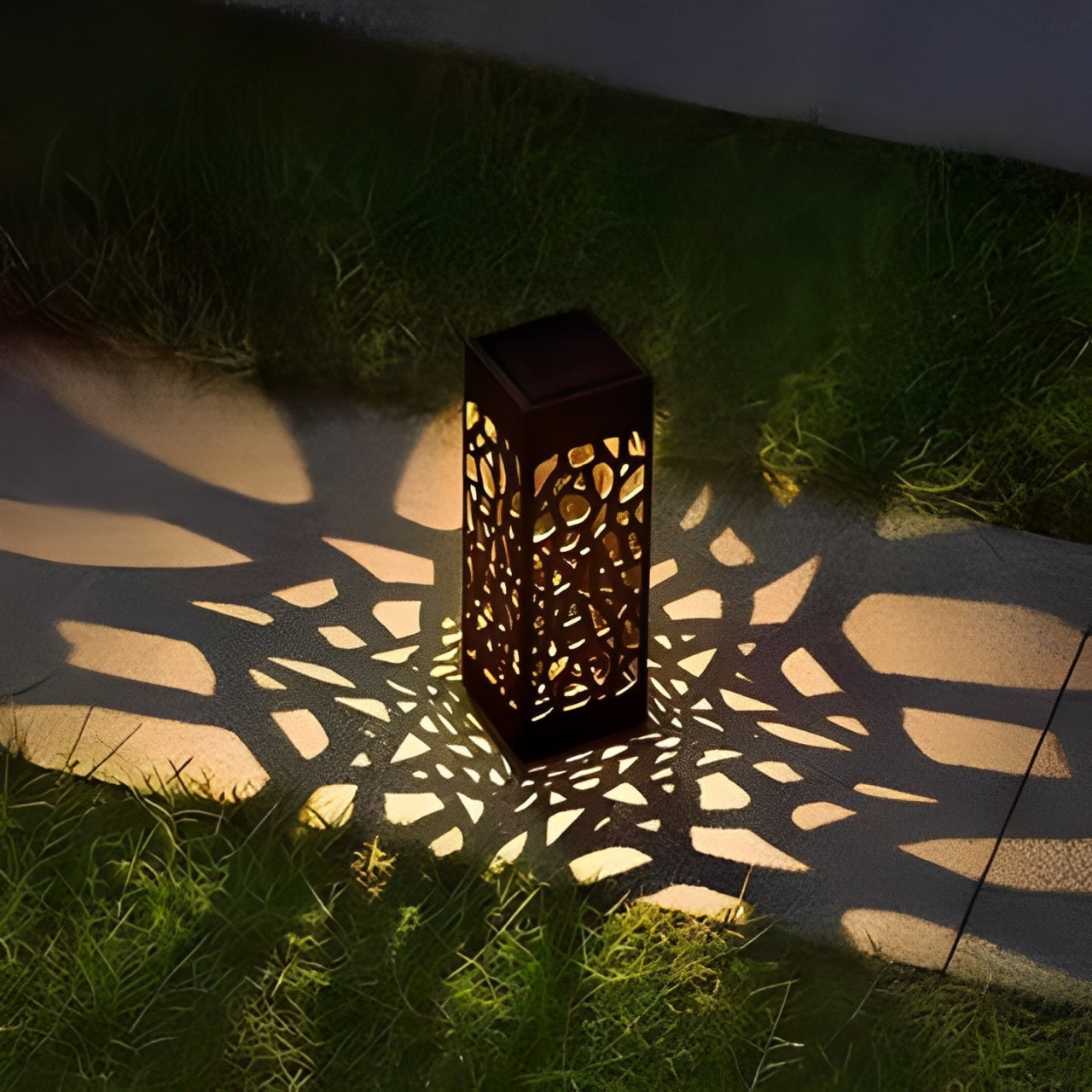 Nievk - Solar Garden Light Pole - Wireless Solar Outdoor Lamp