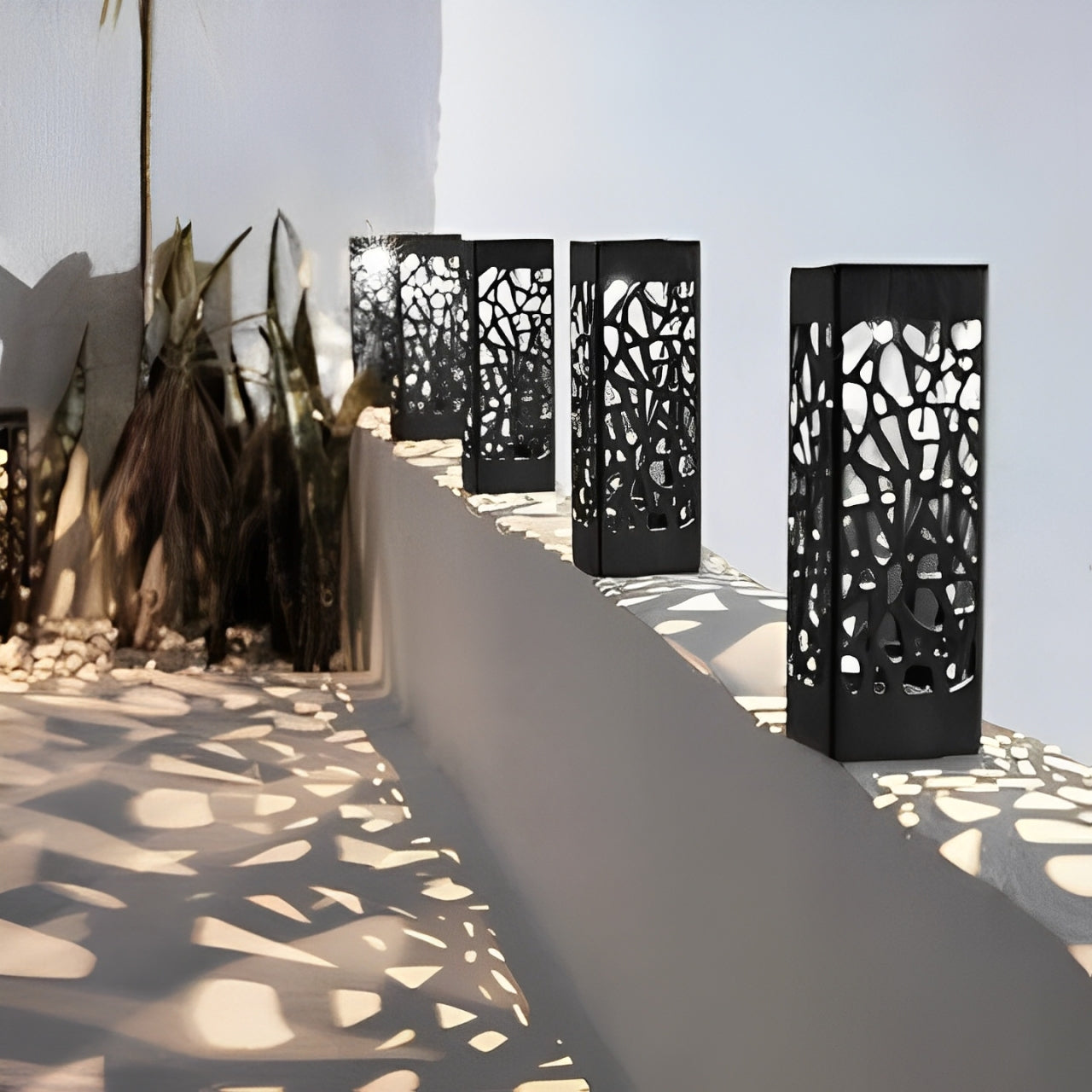Nievk - Solar Garden Light Pole - Wireless Solar Outdoor Lamp