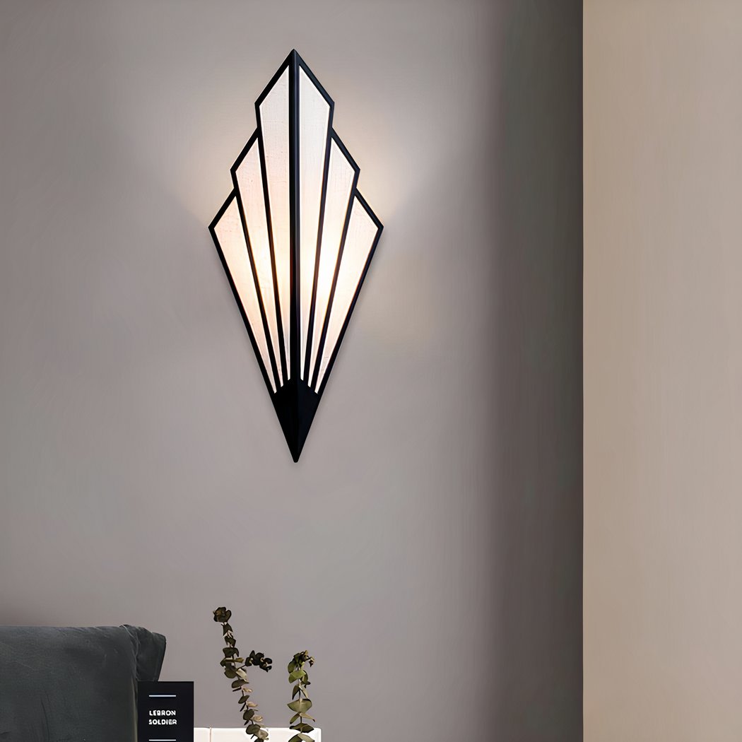 Nievk - Wall lamp with geometric diamond design