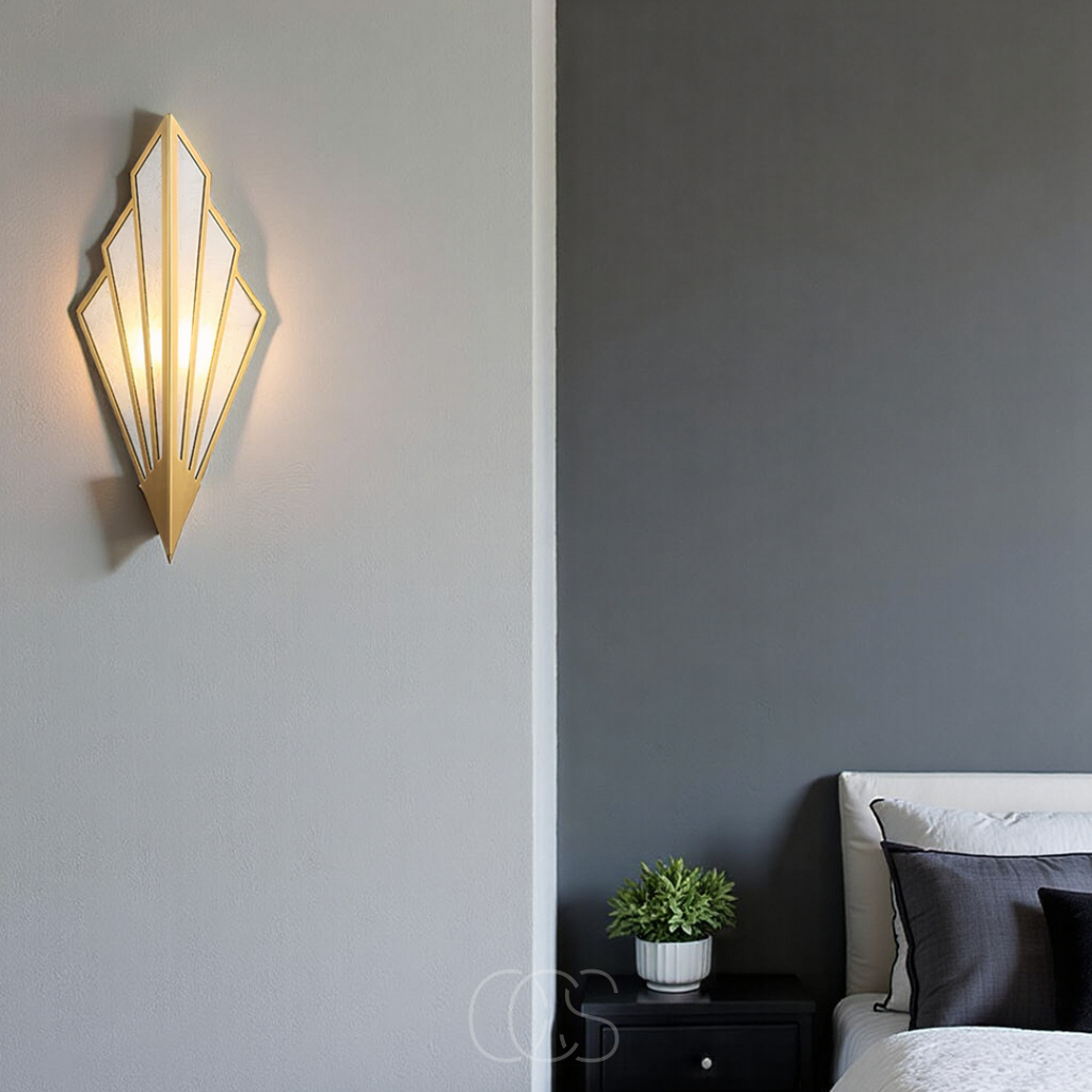 Nievk - Wall lamp with geometric diamond design